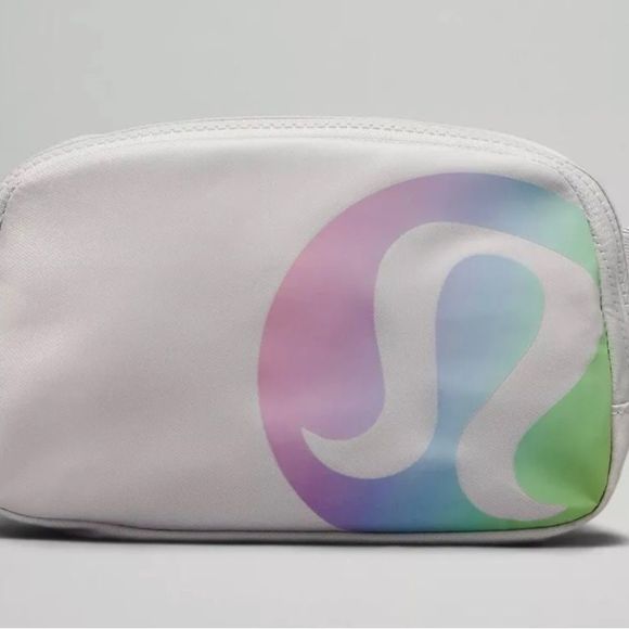 Lululemon Everywhere Everyday Travel 1L Belt Bag In Rainbow Logo NWT - Picture 8 of 13